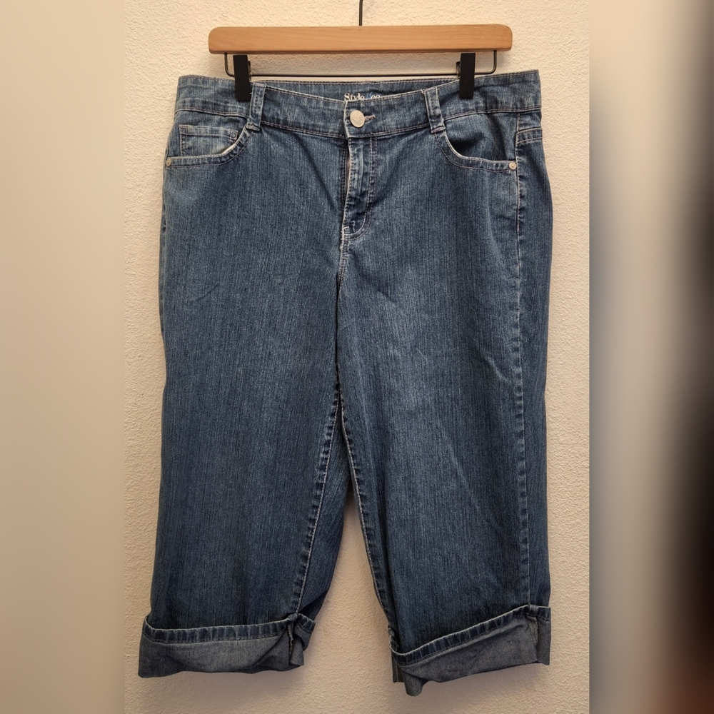 STYLE&CO PETITE Cuffed Capri Jeans Back Pockets with Button and Embroidery
